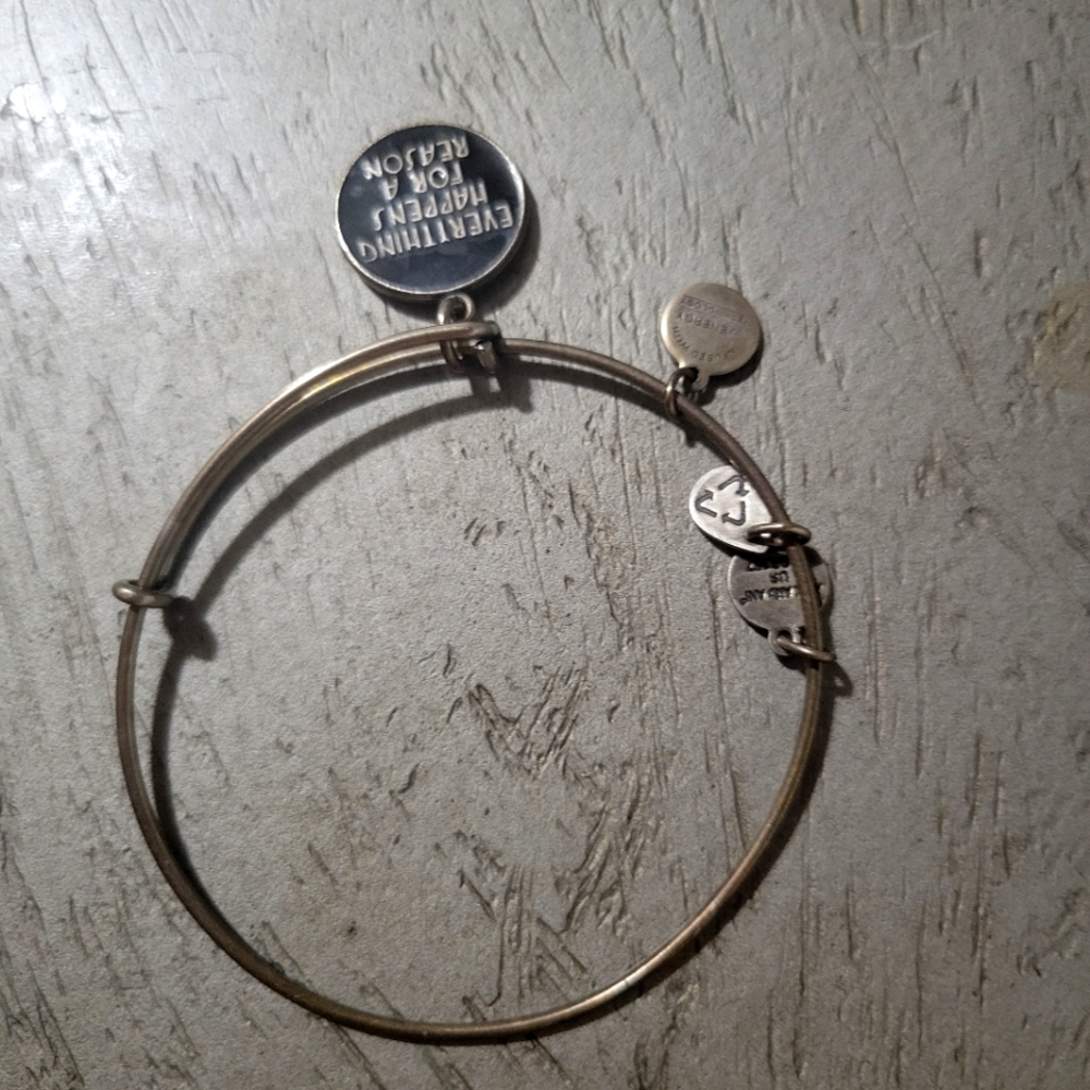 Everything happens for a reason, bracelet